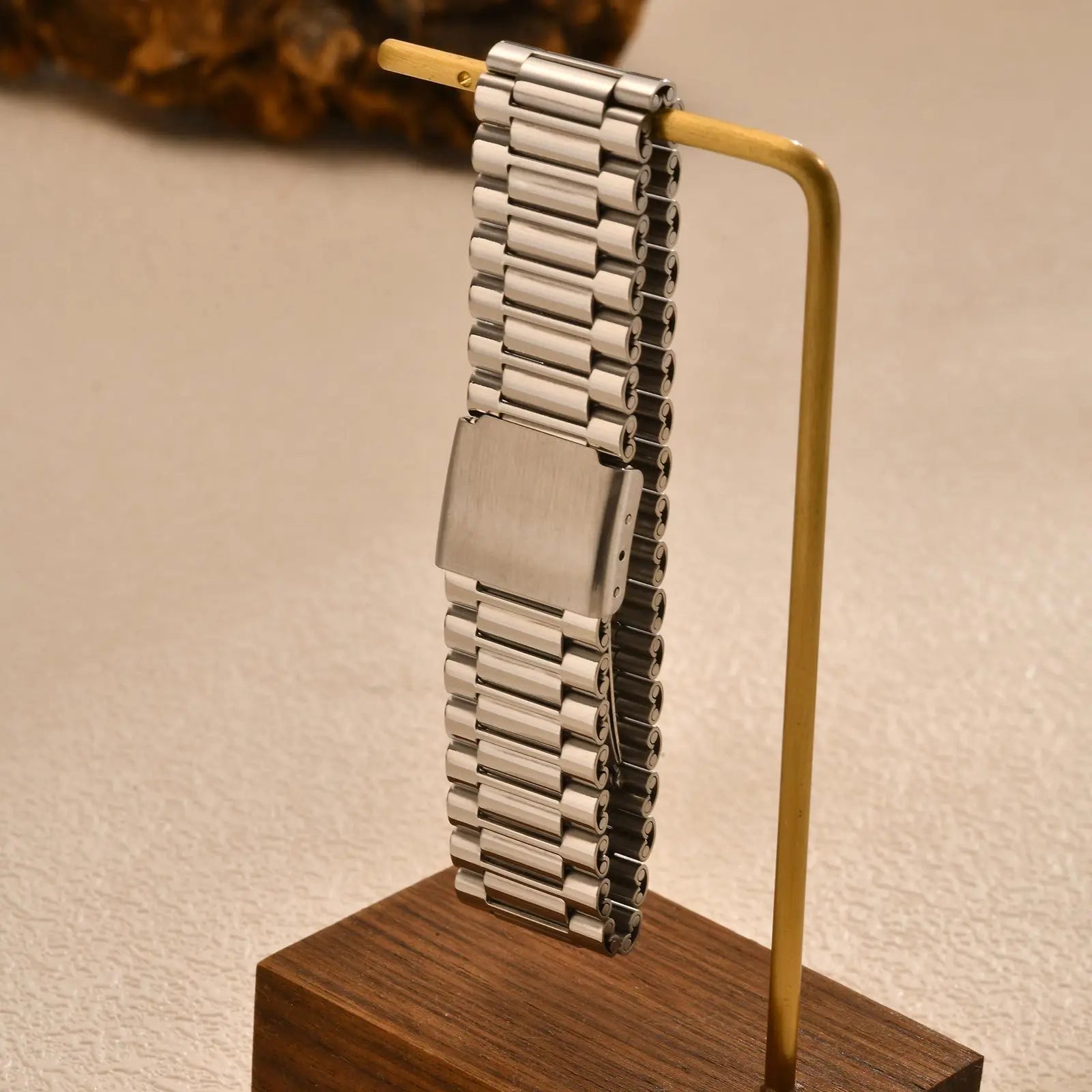 YF8123 Ins Trend Summer New Watch with Heavy Work Bracelet 18k Gold Plated Waterproof Stainless Steel Gift