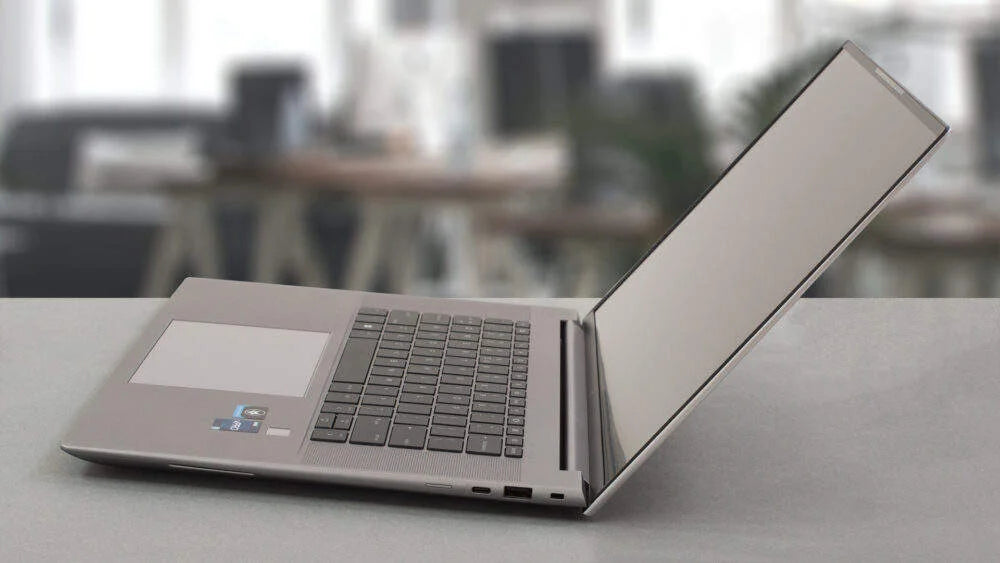 ZBOOK Studio G10 i7-13800H/32G/1TB/RTX2000Ada-8G/100%SRGB 4K DreamColor W11pro