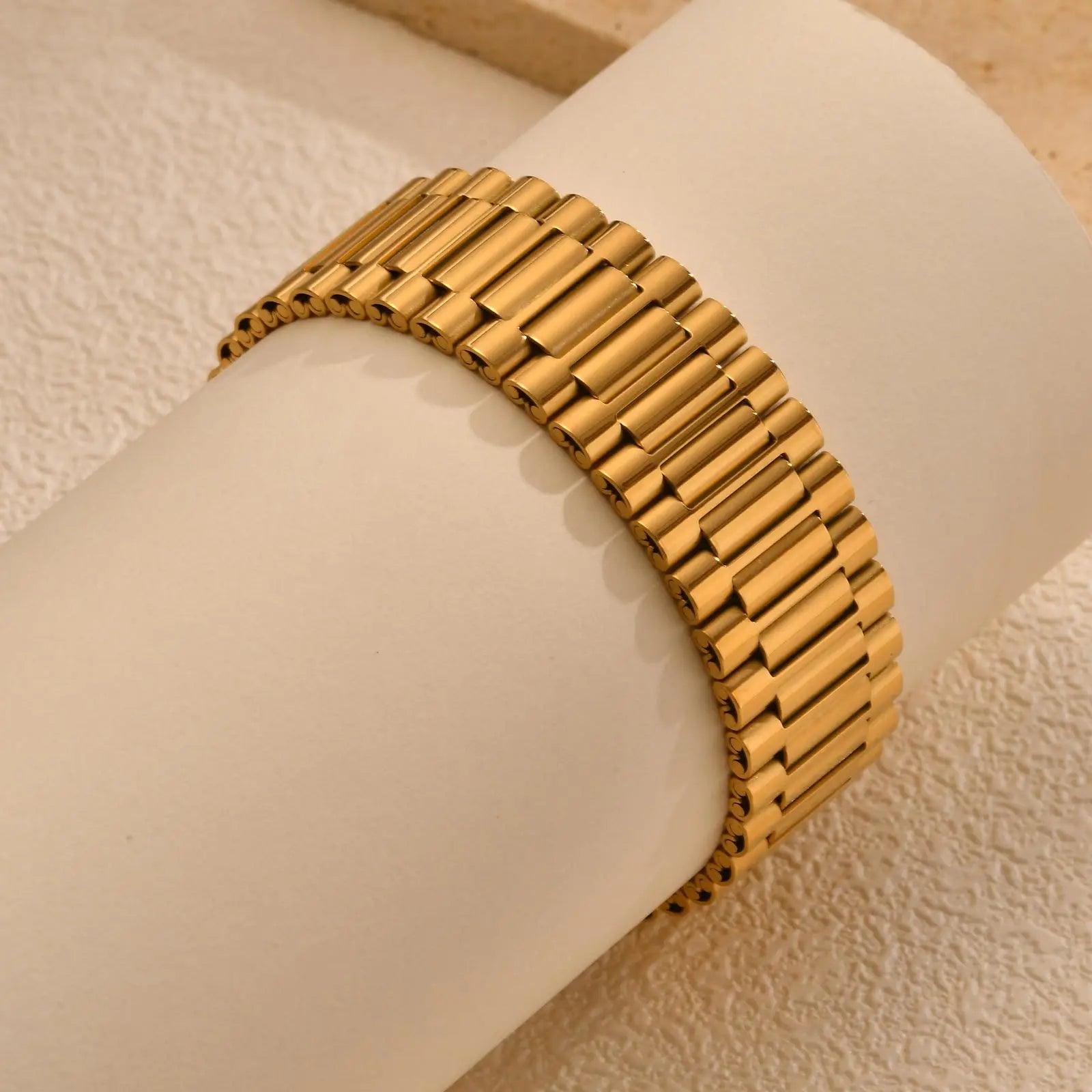YF8123 Ins Trend Summer New Watch with Heavy Work Bracelet 18k Gold Plated Waterproof Stainless Steel Gift