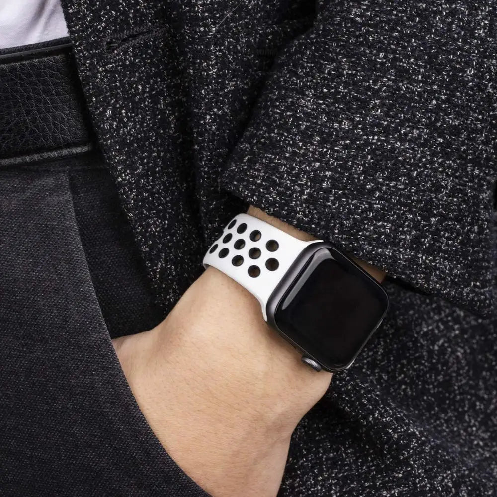 Silicone Breathable Strap For Apple Watch 7 8 41mm 45mm 40 44 38 42mm for nike sport Band iWatch serie SE 6 Ultra 49mm bracelet