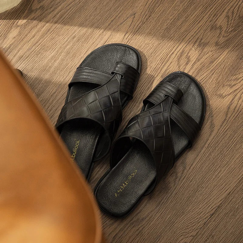 Summer New Style Slip-on  Beach Shoes Breathable Genuine Leather Sandals Top Quality Outside Casual slippers Fashion Men Shoes