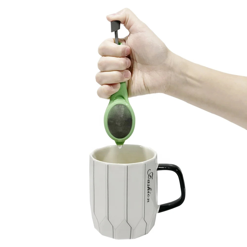 Hot Selling Plastic Tea Infuser Strainer with Silicon Built-in Plunger