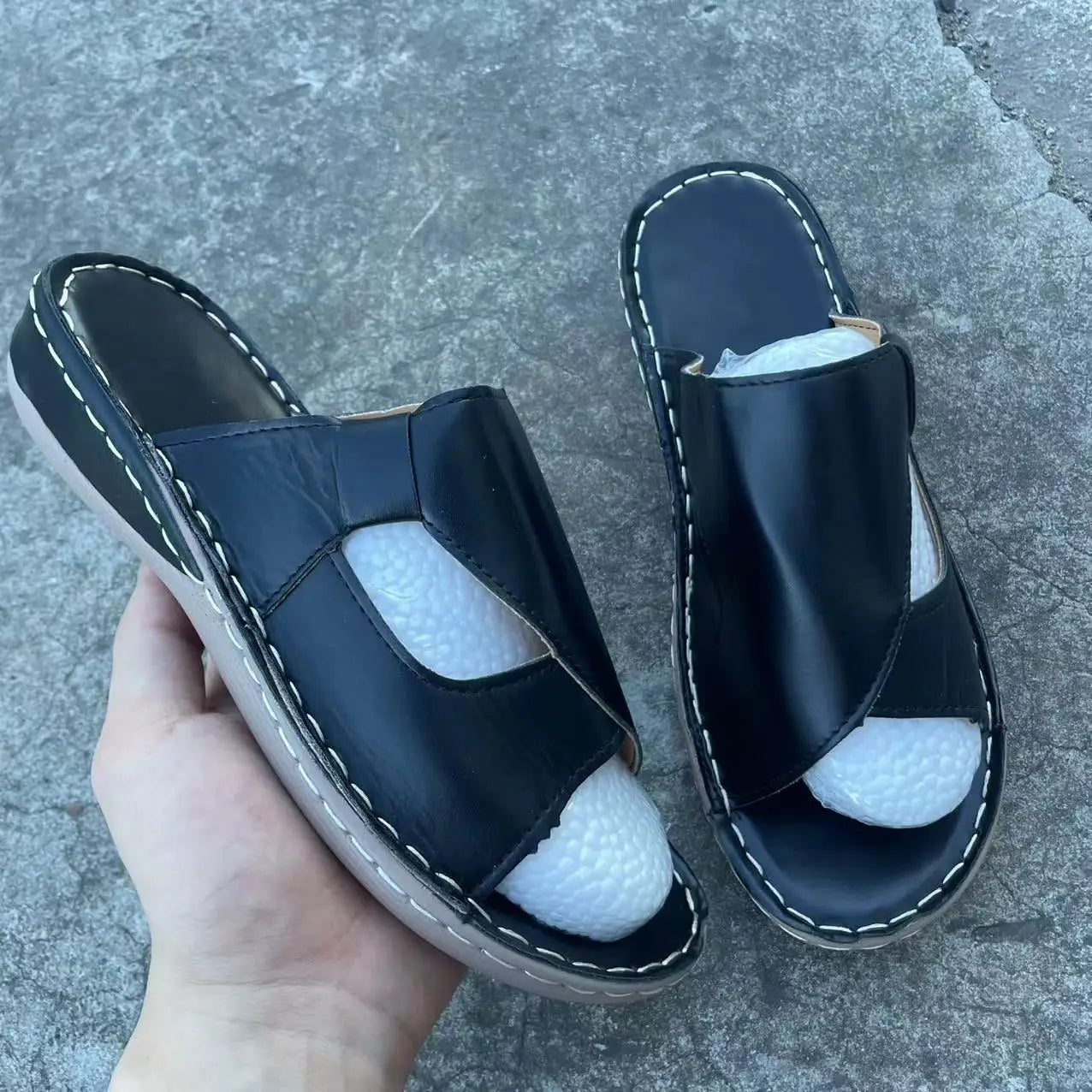 New States Large Size slippers for Women Home Indoor and Outdoor Thick Sole Breathable slippers Ladies Sandals Wholesale