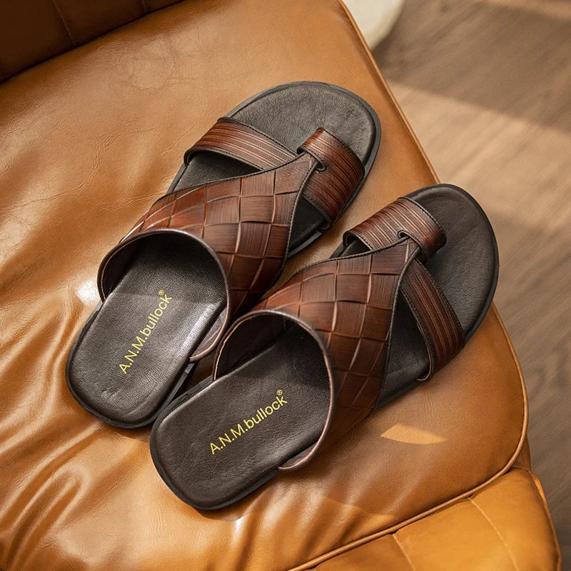 Summer New Style Slip-on  Beach Shoes Breathable Genuine Leather Sandals Top Quality Outside Casual slippers Fashion Men Shoes