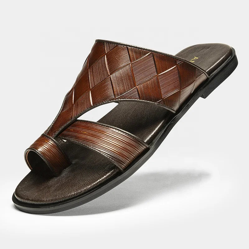 Summer New Style Slip-on  Beach Shoes Breathable Genuine Leather Sandals Top Quality Outside Casual slippers Fashion Men Shoes