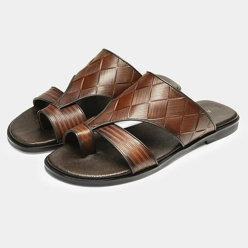 Summer New Style Slip-on  Beach Shoes Breathable Genuine Leather Sandals Top Quality Outside Casual slippers Fashion Men Shoes