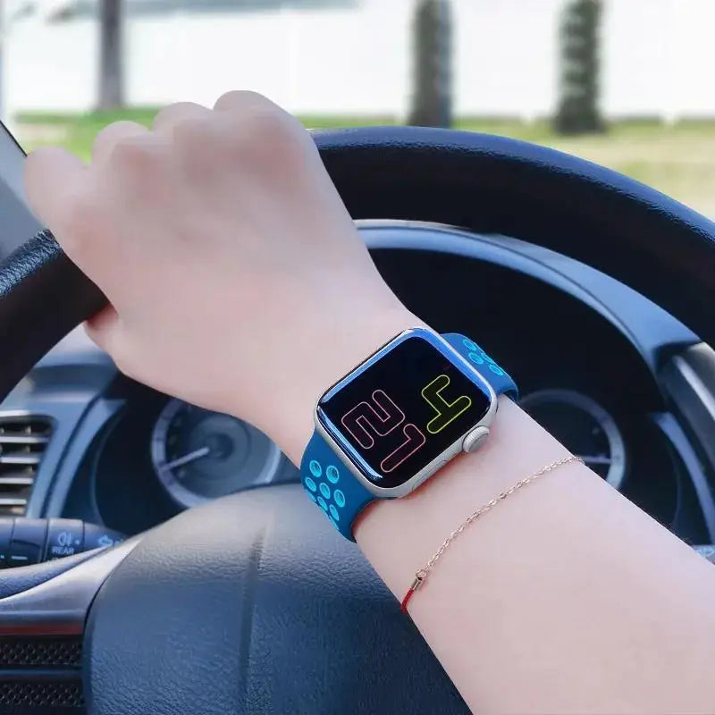 Silicone Strap For Apple Watch Band 45mm 44mm 40mm 49mm 41mm 38mm 42mm Sport bracelet iWatch Ultra 2 Series 9 8 7 6 se for nike