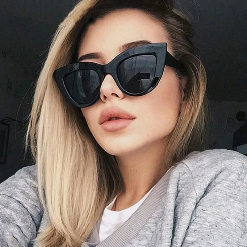 New Vintage Cat Eye Sunglasses Woman Retro Brand Cateye Shades Sun Glasses Gradient Mirror Plastic Frame Designer Oculos De Sol