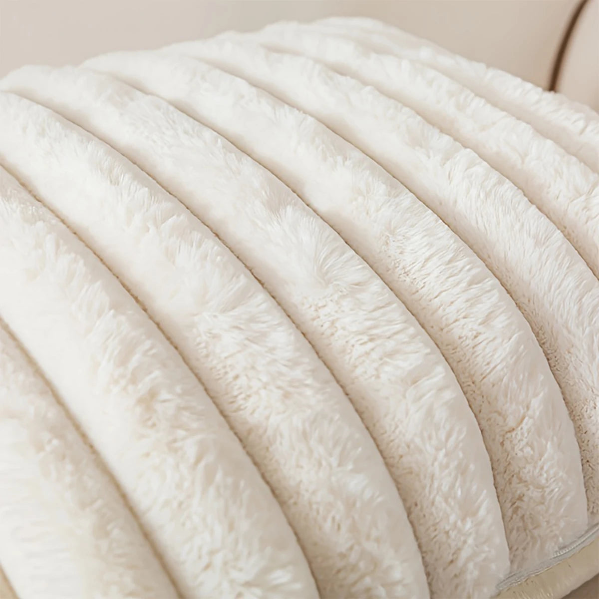 pack of 2 of artificial plush pillowcases, luxurious soft striped decorative pillowcases, suitable for sofa interiors