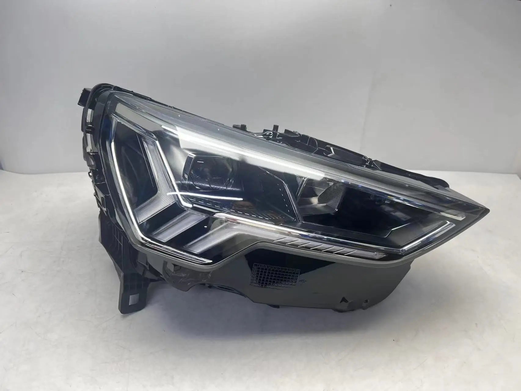 Apply to Audi 2021 new car headlights high quality headlights OEM automotive lighting system headlights.