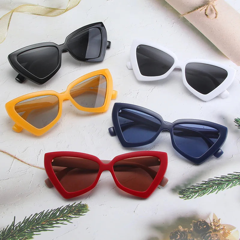 Fashion Vintage Cat Eye Sunglasses for Women New Brand Women's Sun Glasses Summer Outdoor Sunshade Oculos De Sol UV400 Eyewear - Free Item.