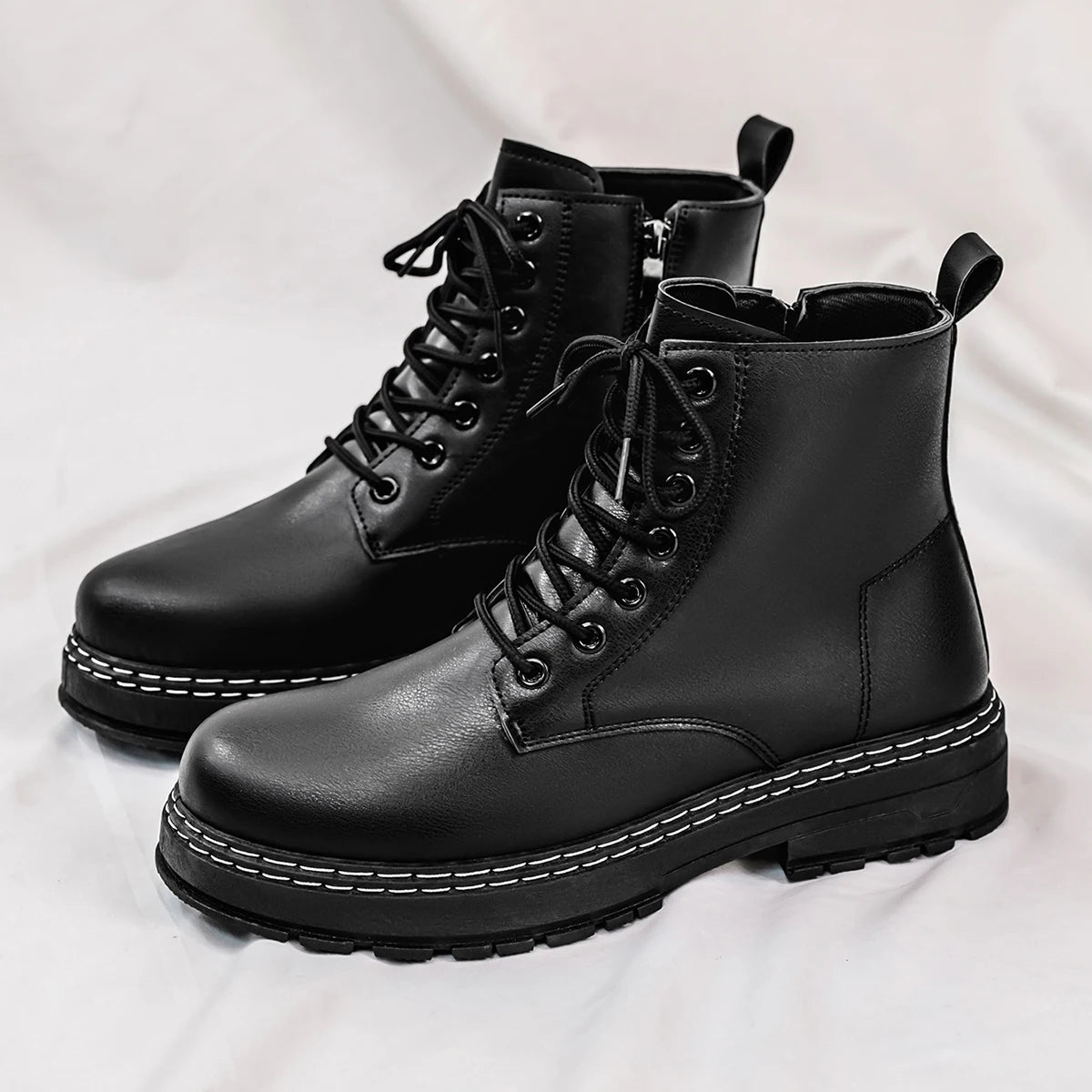 Men's High-Top Boots Fashionable All-Match Casual Shoes Classic Black British Style Motorcycle Boots Four-Season Trendy Footwear