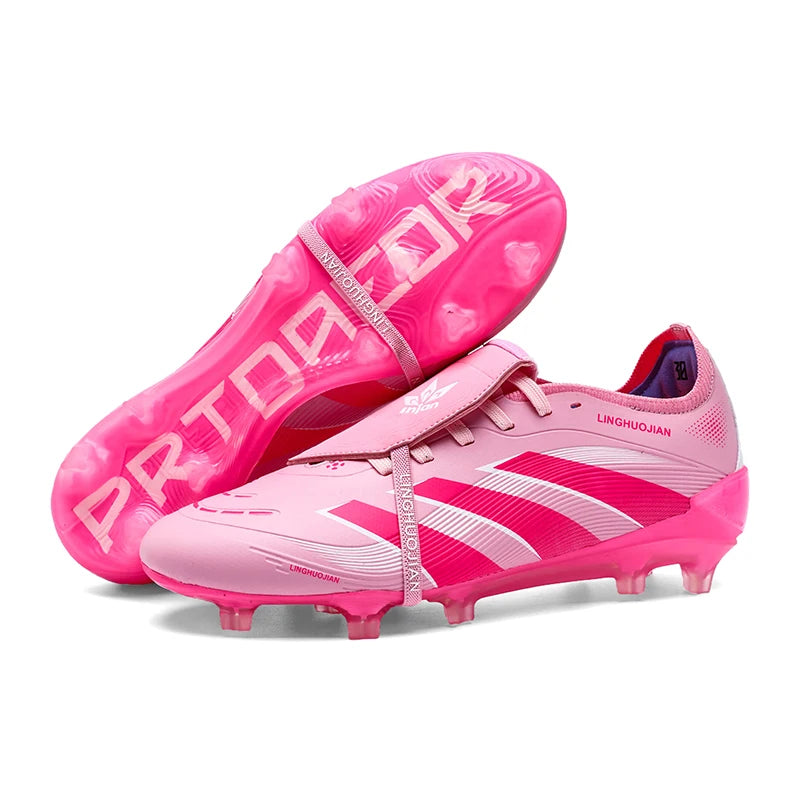 Professional-Level Football Shoes: High-Elastic Flyknit + Fg Long Studs No Slipping during Sudden Stops and Turns on the Field.