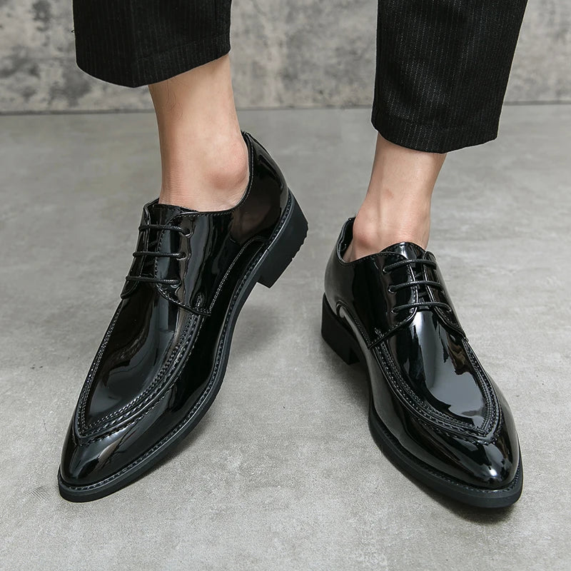 Hot Selling Luxury Banquet Dress Shoes Europe America Men's Pointed Business Shoes Glossy Black Men's Work Leisure Shoes