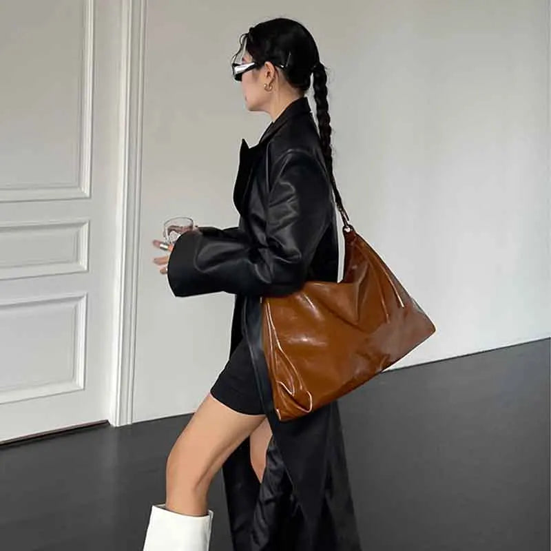 Burgundy Womens Tote Bag Aesthetic Vintage Fashion Advanced Leather Shoulder Bag Autumn and Winter Large Capacity Handbag bolsa