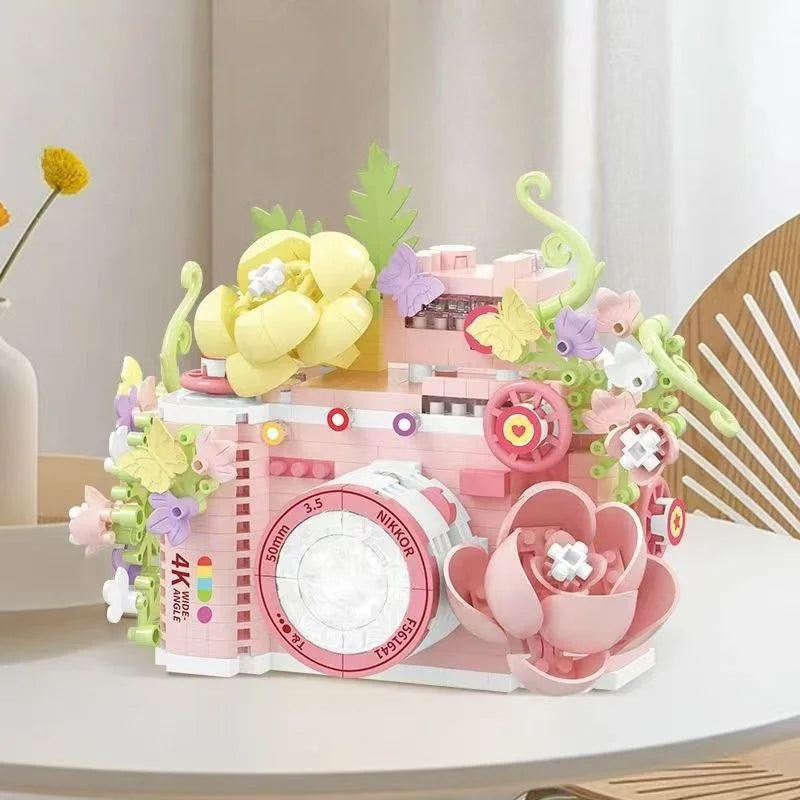 Retro camera building block toy, highly realistic and cool, fun to assemble, relaxing for life, gift collectible (with box)