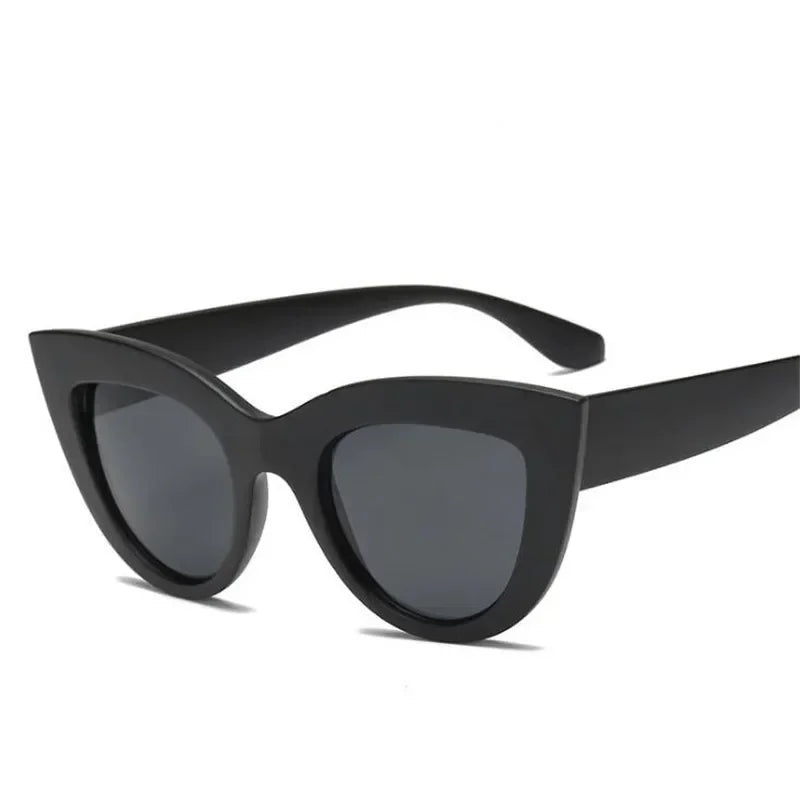 New Vintage Cat Eye Sunglasses Woman Retro Brand Cateye Shades Sun Glasses Gradient Mirror Plastic Frame Designer Oculos De Sol