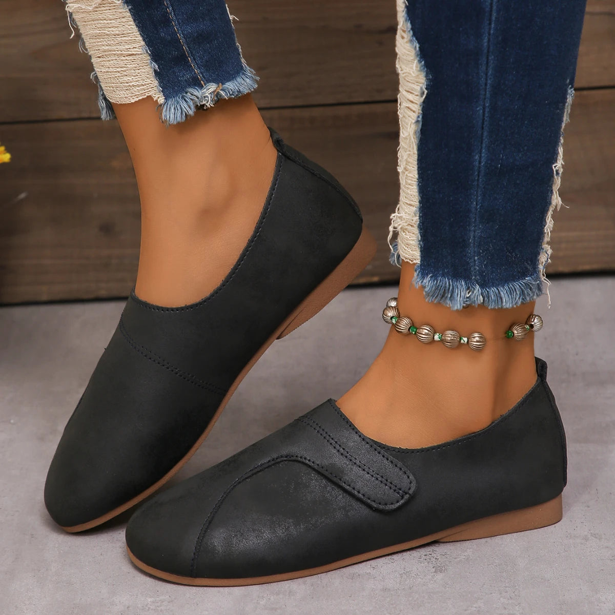 Women Sneakers 2025 New Retro Leisure Leather Shoes for Women Casual Comfortable Breathable Round-headed Sneakers for Women