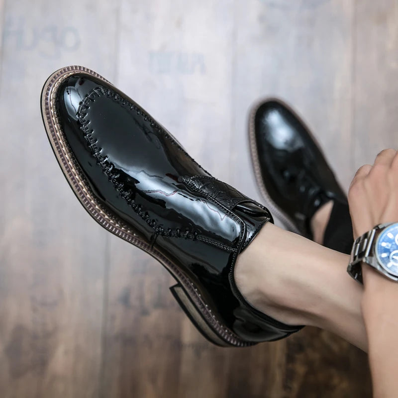 Red Men's Banquet Dress Shoes Luxurious Glossy PU Fashion Designer Leather Shoes Men's Commuting Wooden Heel Black Leather Shoes