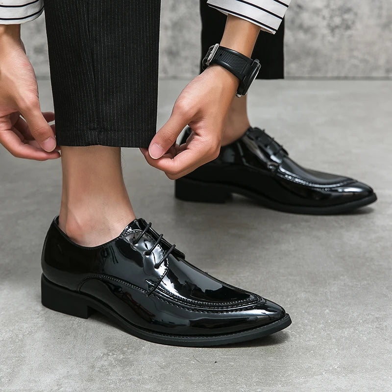 Hot Selling Luxury Banquet Dress Shoes Europe America Men's Pointed Business Shoes Glossy Black Men's Work Leisure Shoes