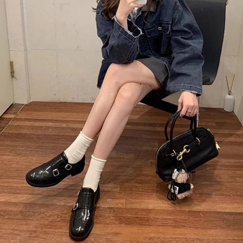 Slip on Women Shoes 2025 New Style Leisure Fashion Flats Women Shoes Casual Trendy Leather Metal Buckle Comfortable Shoes