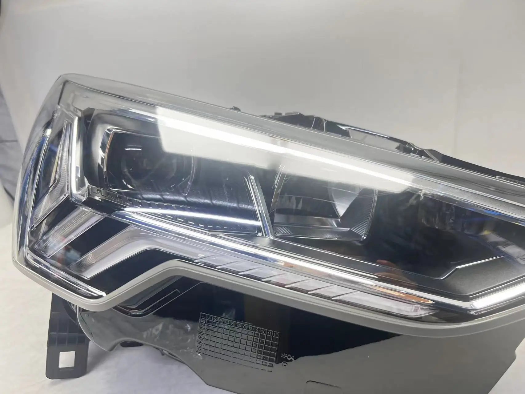 Apply to Audi 2021 new car headlights high quality headlights OEM automotive lighting system headlights.