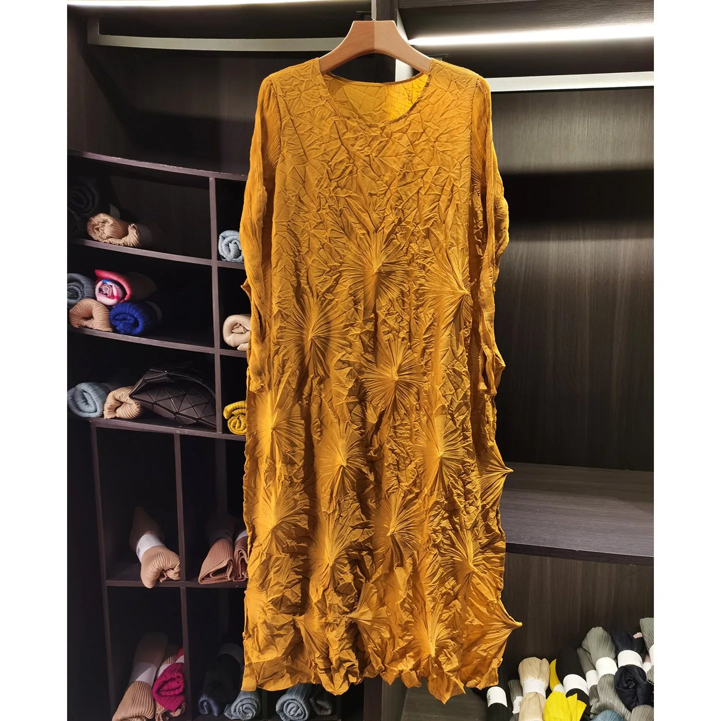 LANMREM Niche Design Pleated Women's Indian Pakistani Dress Spring 2026 New Elegant Loose High-End Round Collar Long Sleeve Clothing Chic 2DB6599 - 50% off.
