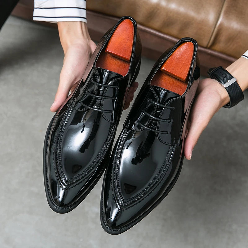 Hot Selling Luxury Banquet Dress Shoes Europe America Men's Pointed Business Shoes Glossy Black Men's Work Leisure Shoes
