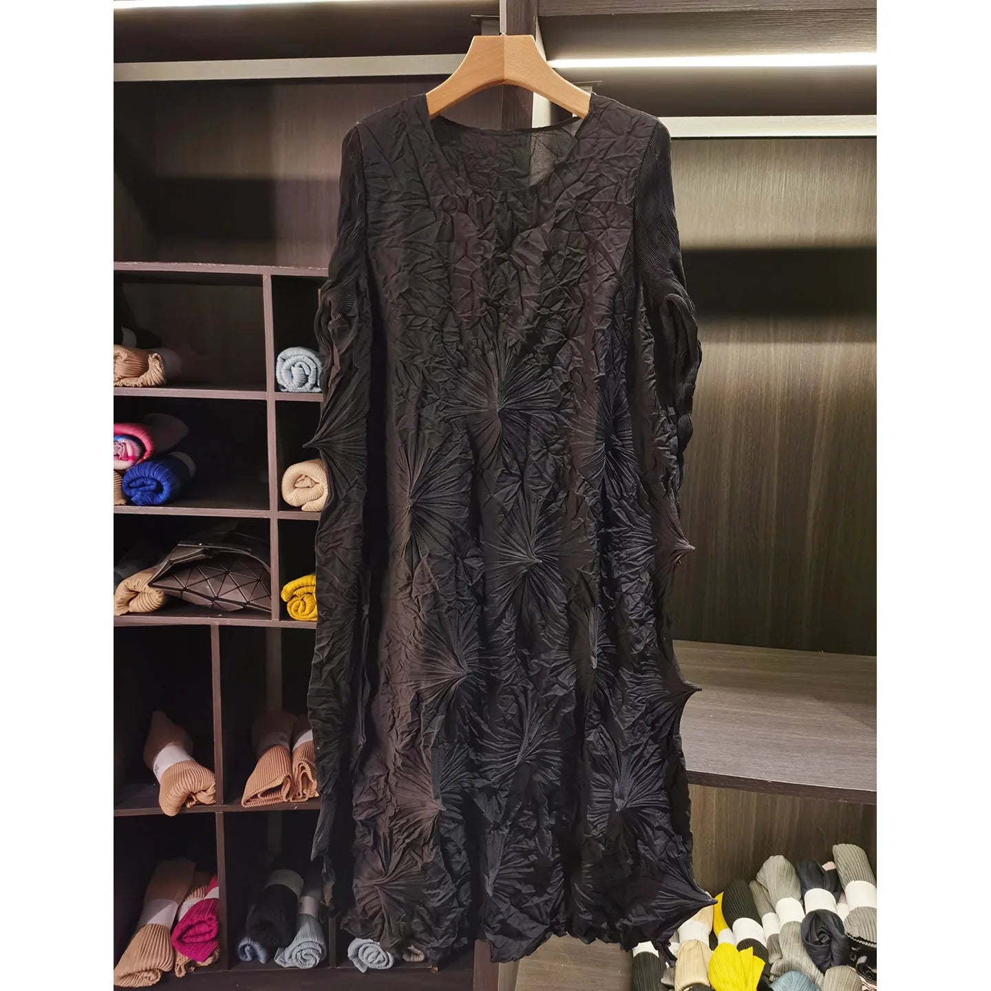 LANMREM Niche Design Pleated Women's Indian Pakistani Dress Spring 2026 New Elegant Loose High-End Round Collar Long Sleeve Clothing Chic 2DB6599 - 50% off.