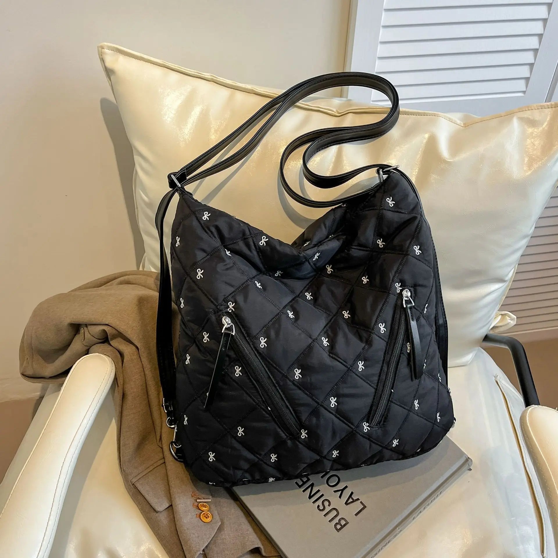 New In Hand Bag Ladies Fashionable Trendy Embroidered Women's Shoulder Soft Bags Nice Totebag Sweet Cool Style For Girls Gift