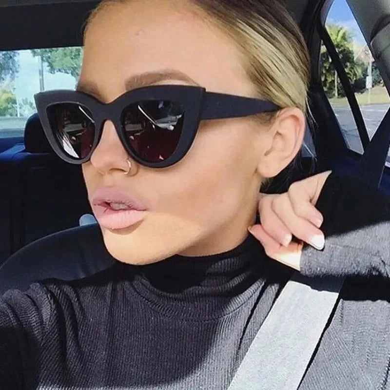 New Vintage Cat Eye Sunglasses Woman Retro Brand Cateye Shades Sun Glasses Gradient Mirror Plastic Frame Designer Oculos De Sol