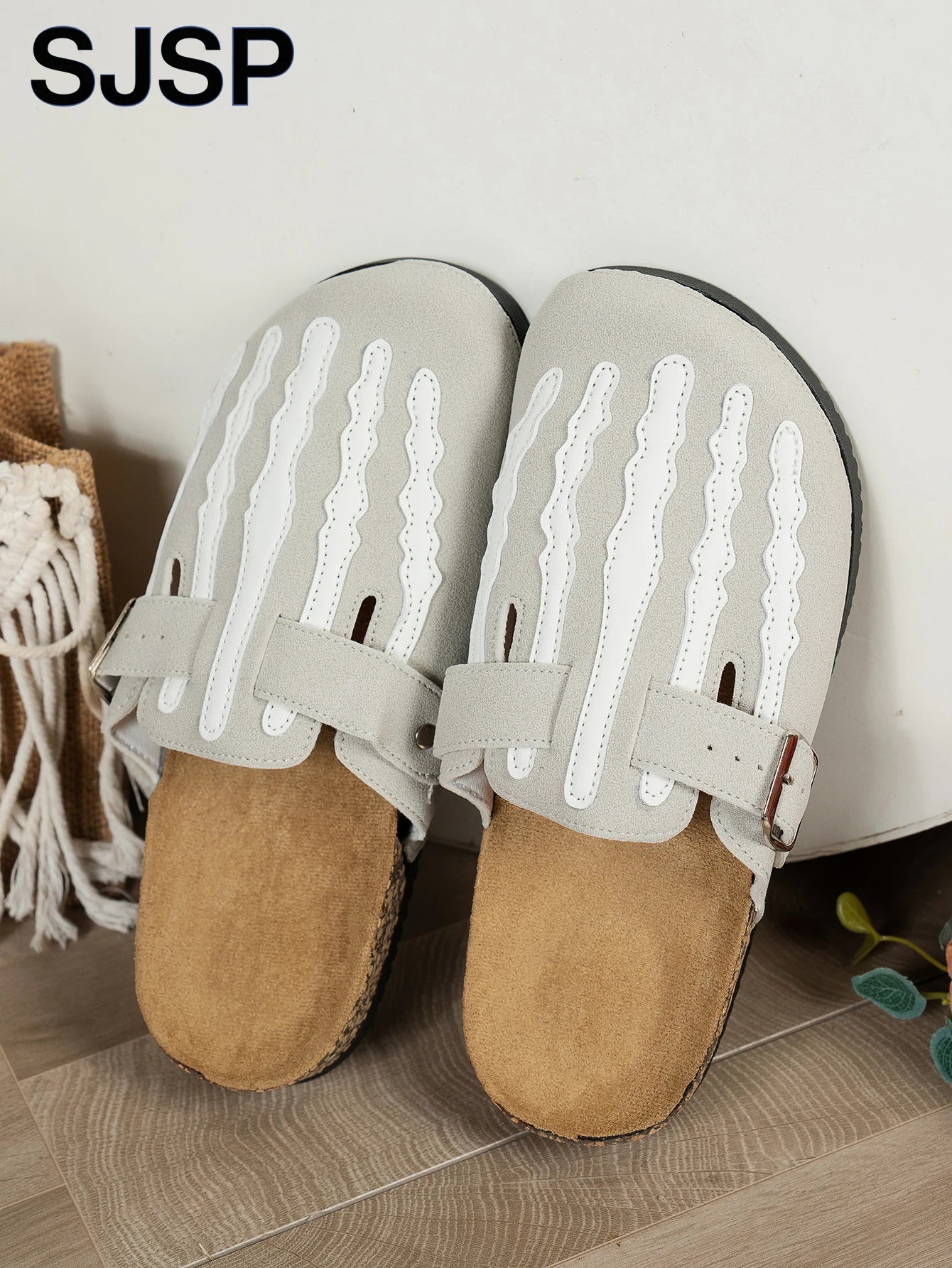 Women's New Half-Slip Halloween Trendy Skeleton Print Slip-On Sandals with Low-Top Buckle Strap Design, Suitable for Both Indoor and Outdoor Wear, Spring, Summer, and Autumn. Unique Street Style Minimalist Design Sandals, Per