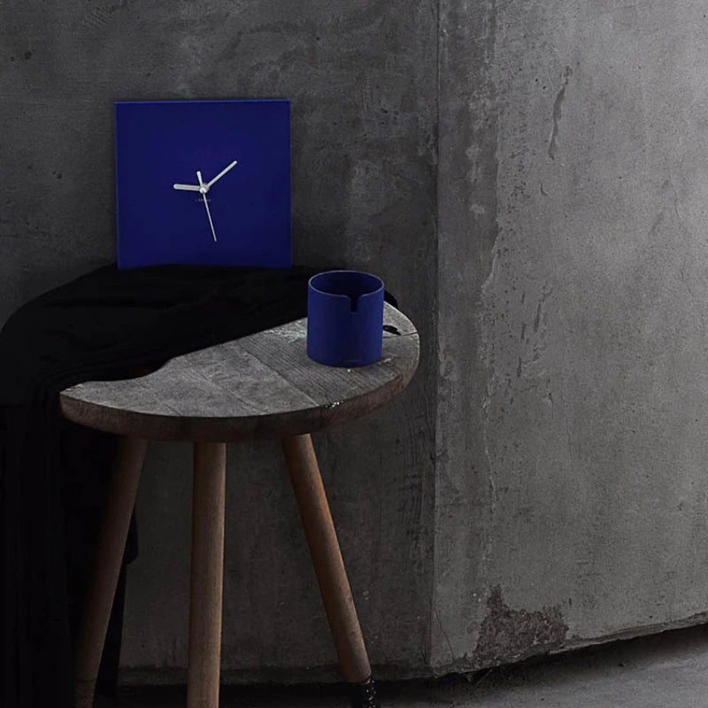 Klein Blue Modern Minimalist Metal Wall Clock Silent Creative Living Room Timepiece for Home Decor