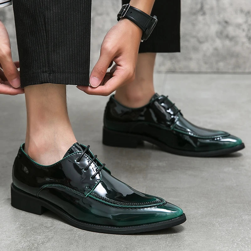 Hot Selling Luxury Banquet Dress Shoes Europe America Men's Pointed Business Shoes Glossy Black Men's Work Leisure Shoes