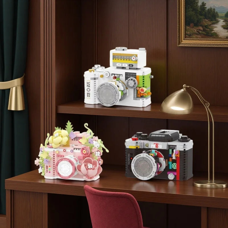 Retro camera building block toy, highly realistic and cool, fun to assemble, relaxing for life, gift collectible (with box)