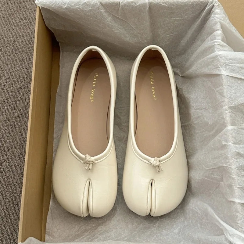 Women Flats Comfortable Walking Loafers Fashion Soft Leather Split Toe Ballet Sneakers Women Casual Girls Dance Shoes Women