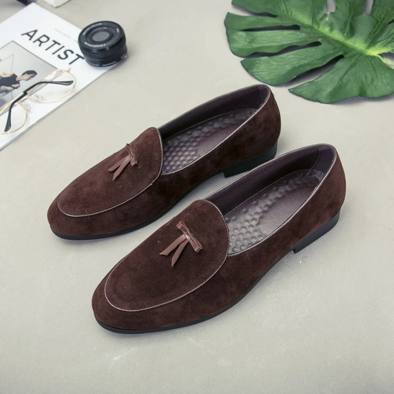 Hot Selling Men's Suede Shoes Europe America Soft Soled Comfortable Loafers Simple Versatile Men's Casual Shoes Free Delivery