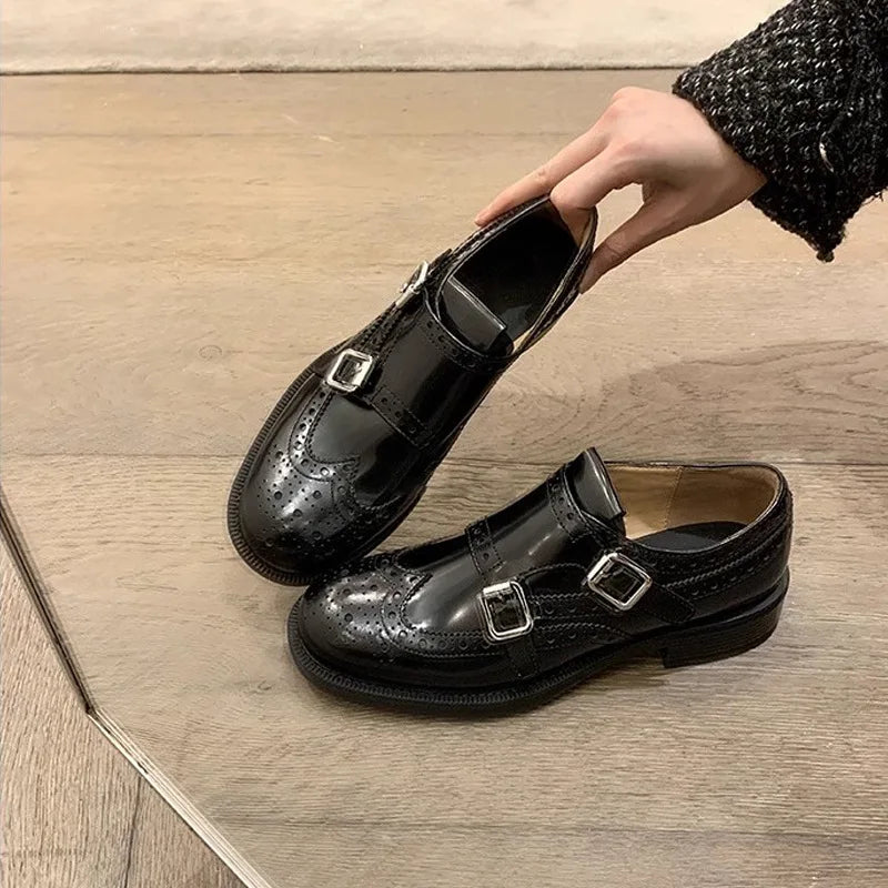 Slip on Women Shoes 2025 New Style Leisure Fashion Flats Women Shoes Casual Trendy Leather Metal Buckle Comfortable Shoes