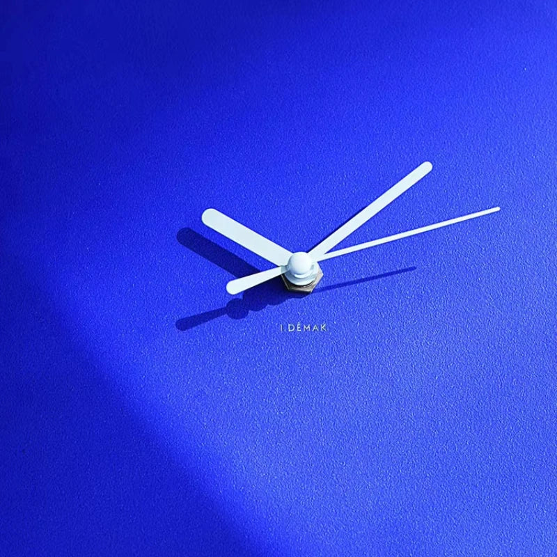 Klein Blue Modern Minimalist Metal Wall Clock Silent Creative Living Room Timepiece for Home Decor