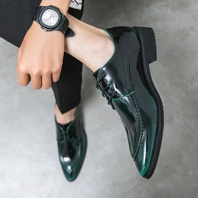 Hot Selling Luxury Banquet Dress Shoes Europe America Men's Pointed Business Shoes Glossy Black Men's Work Leisure Shoes