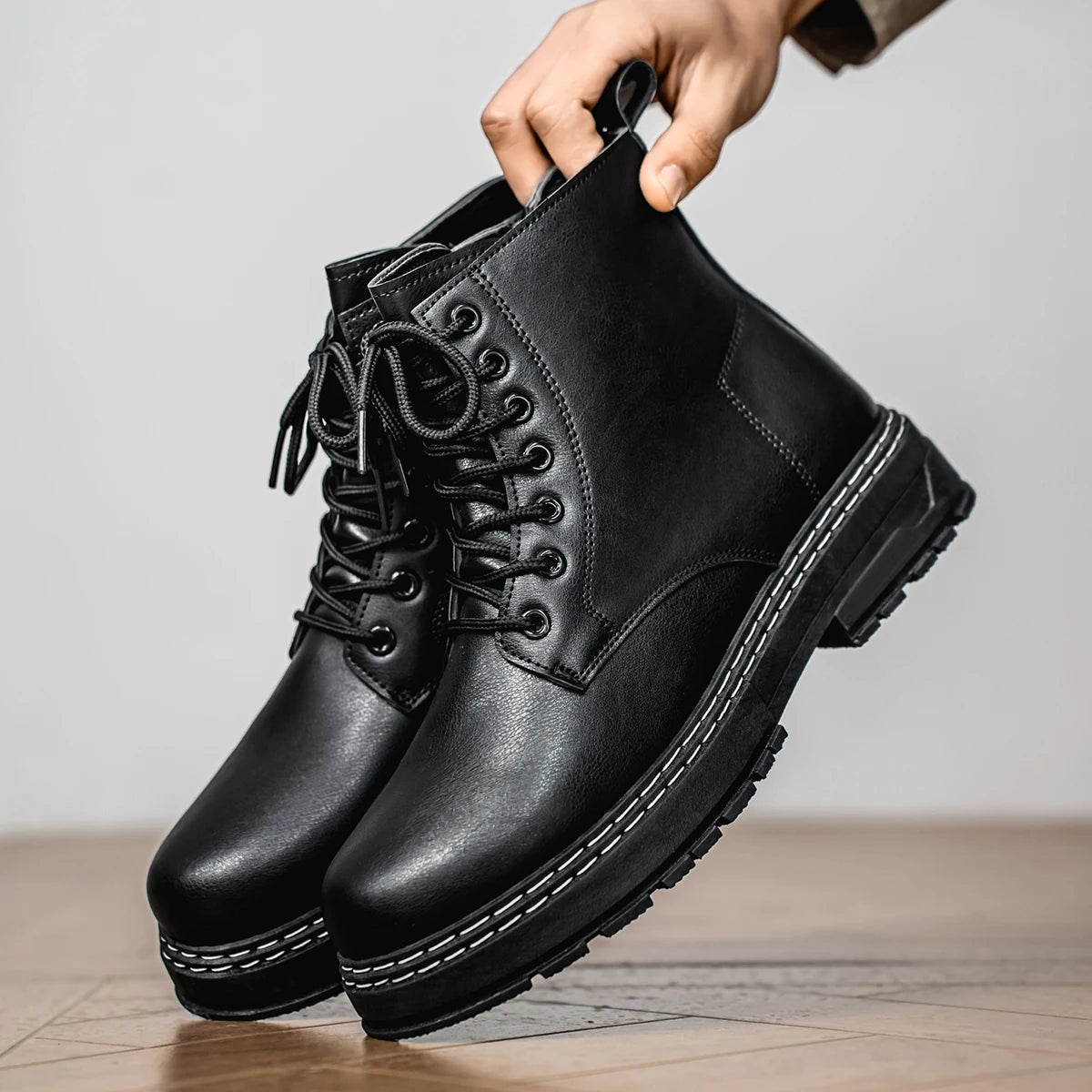 Men's High-Top Boots Fashionable All-Match Casual Shoes Classic Black British Style Motorcycle Boots Four-Season Trendy Footwear