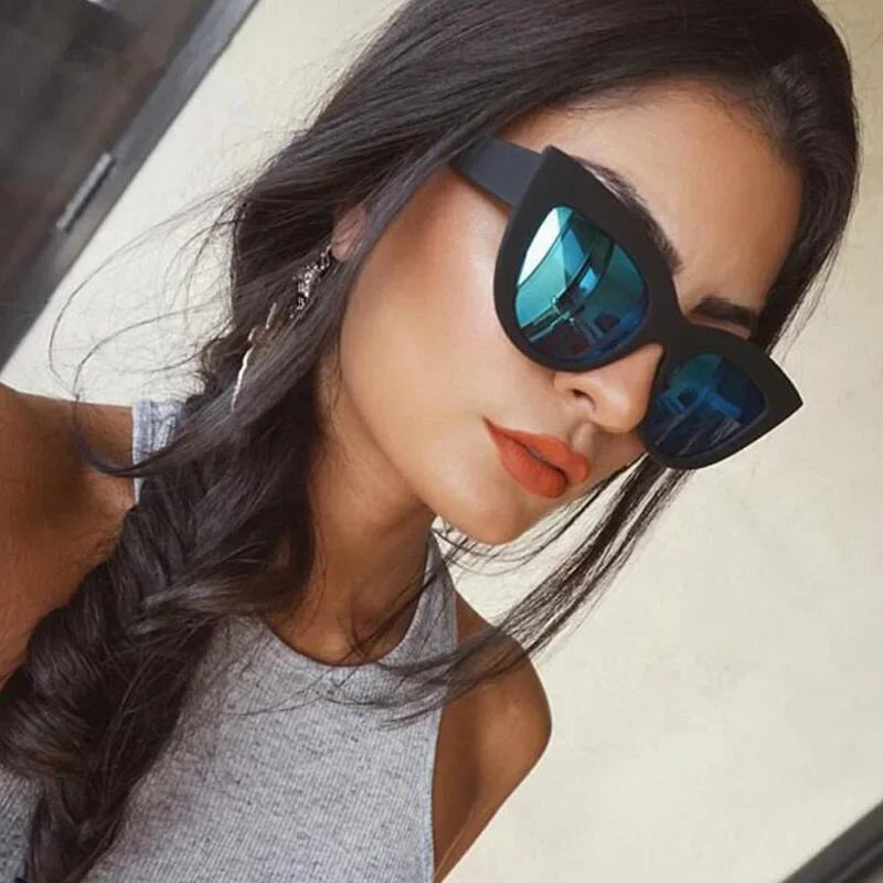 New Vintage Cat Eye Sunglasses Woman Retro Brand Cateye Shades Sun Glasses Gradient Mirror Plastic Frame Designer Oculos De Sol