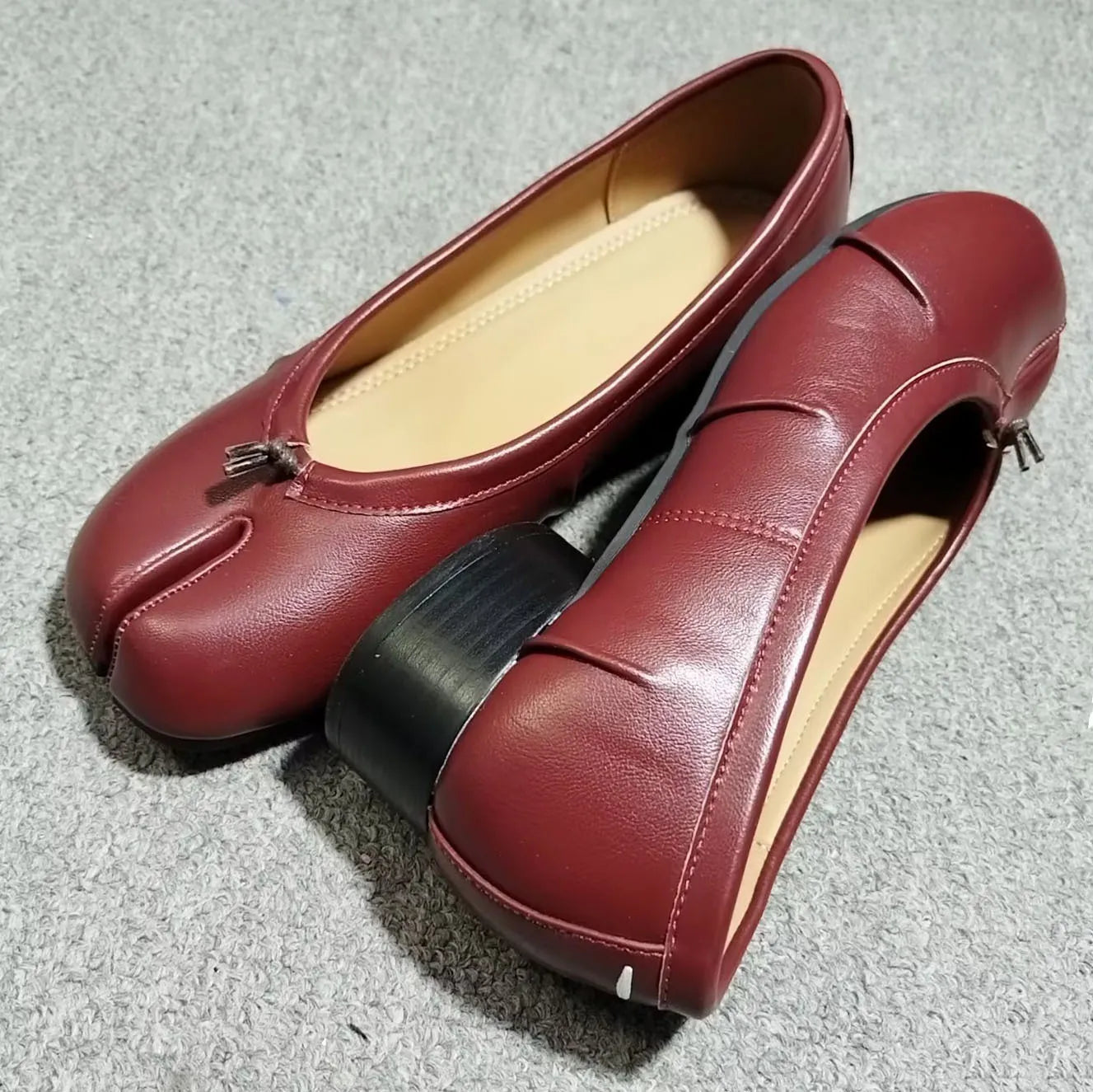 Split Toe Women Ballet Flats Fashion Tabi Shoes Casual Slip-on Loafers Ladies Pleated  Leather Espadrilles Zapatillas Mujer