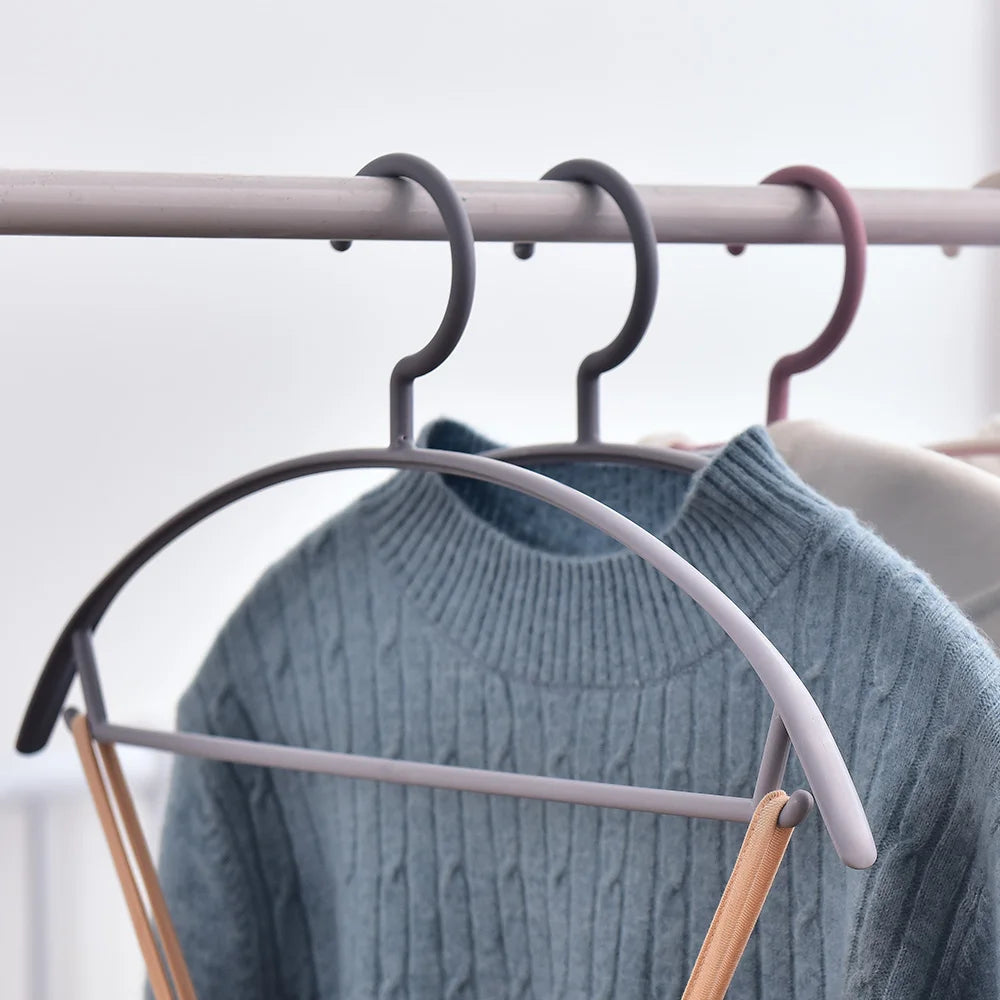 Clothes Hanger Household Hanger Arc Design Plastic Wide Shoulder Semi-circular Hanger Seamless Hanging Organizer Horse