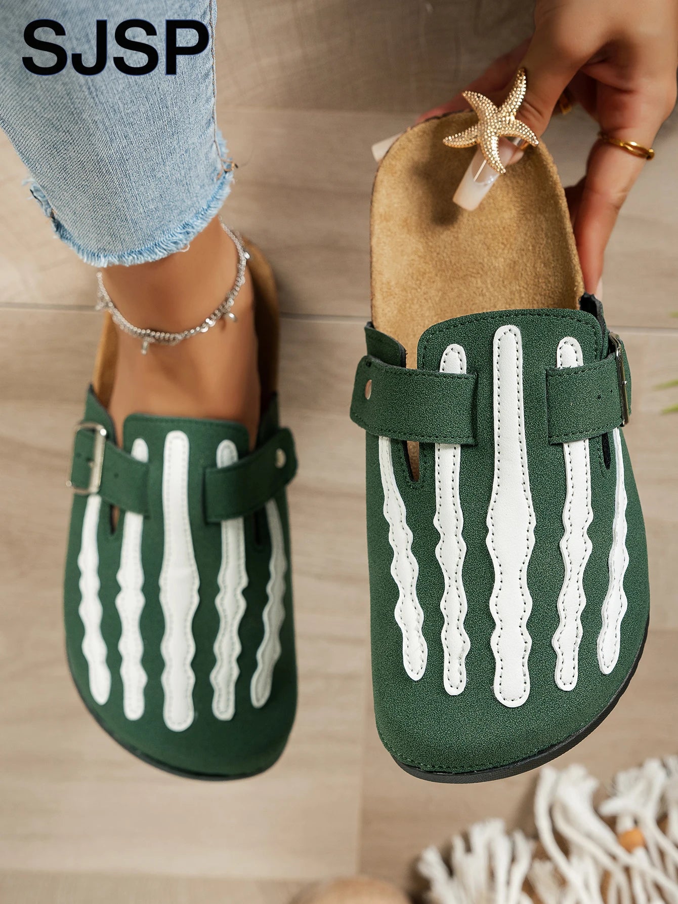 Women's New Half-Slip Halloween Trendy Skeleton Print Slip-On Sandals with Low-Top Buckle Strap Design, Suitable for Both Indoor and Outdoor Wear, Spring, Summer, and Autumn. Unique Street Style Minimalist Design Sandals, Per