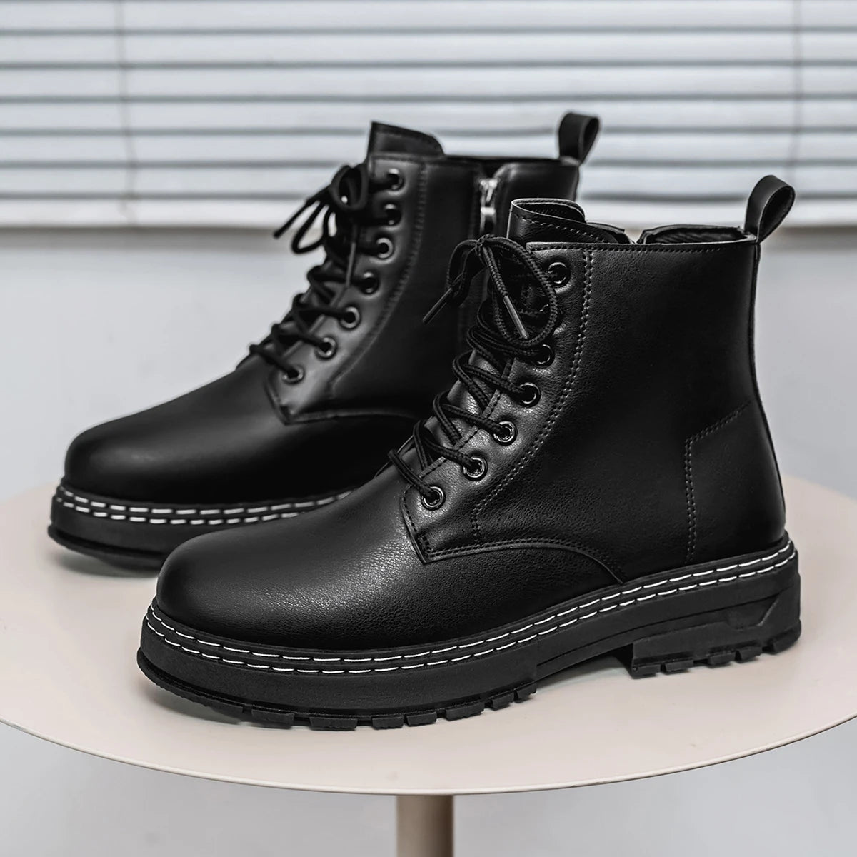 Men's High-Top Boots Fashionable All-Match Casual Shoes Classic Black British Style Motorcycle Boots Four-Season Trendy Footwear