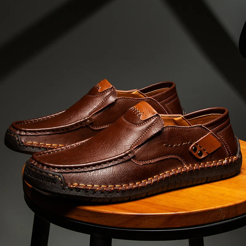 New Handmade Leather Men Shoes Casual Comfortable Men Loafers Slip On Leather Shoes Men Flats Hot Sale Outdoor  Walking Shoes