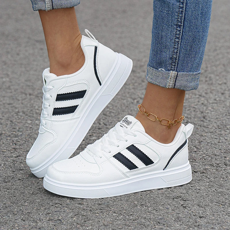 White Sneakers for Women, Casual Shoes, Versatile for Autumn, Trendy High-End Thick-Soled Breathable Shoes for Spring and Autumn